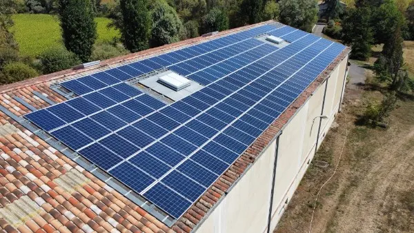 Roof-mounted solar panels, aerial drone view, Aquit'n Nettoyage